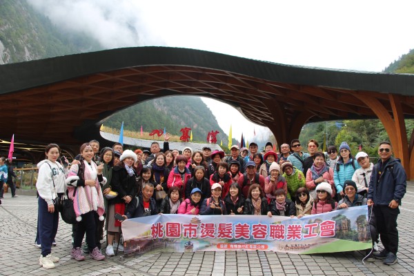 113年國外旅遊活動-九寨溝＋黃龍＋都江堰、船遊樂山大佛八日遊